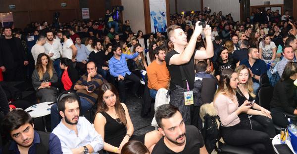 Serdar Ortaç'tan Trump örneği