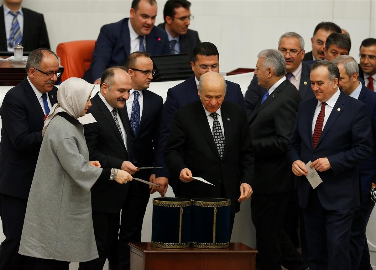 Anayasa değişiklik teklifinde 7 madde kabul edildi