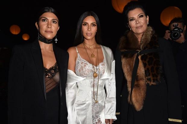 Kardashianlar’ın annesi evlilik kararı aldı