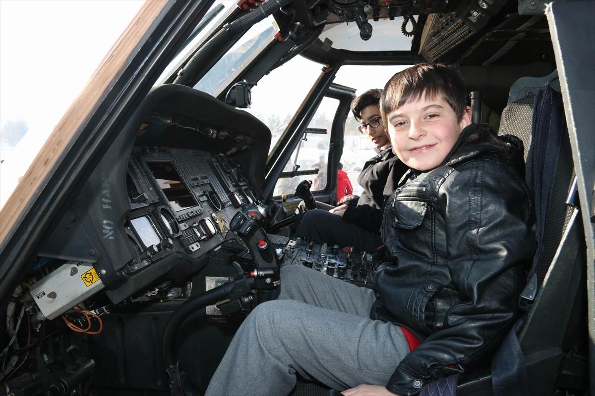 Mehmetçik minik öğrencileri misafir etti