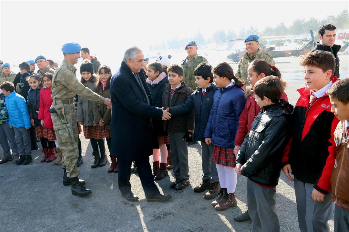 Mehmetçik minik öğrencileri misafir etti