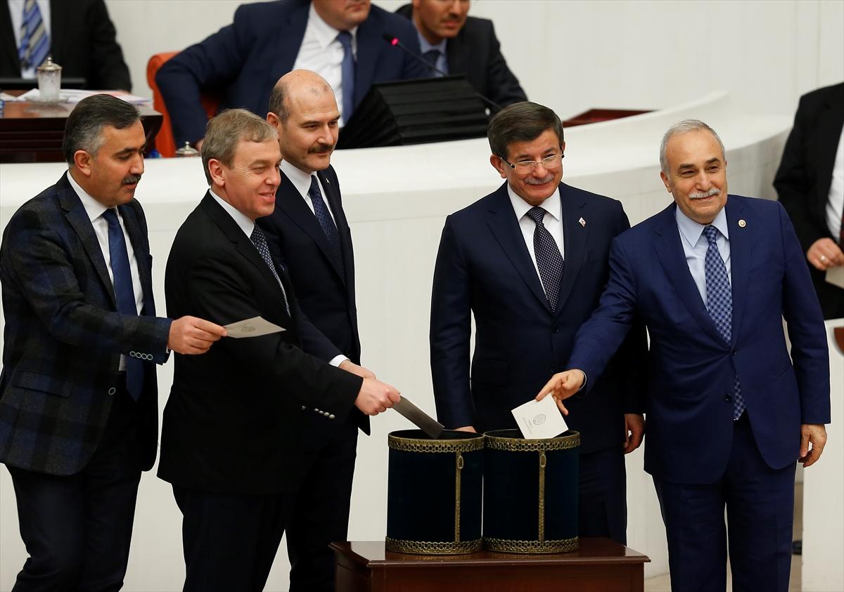 Anayasa değişiklik teklifinde 7 madde kabul edildi