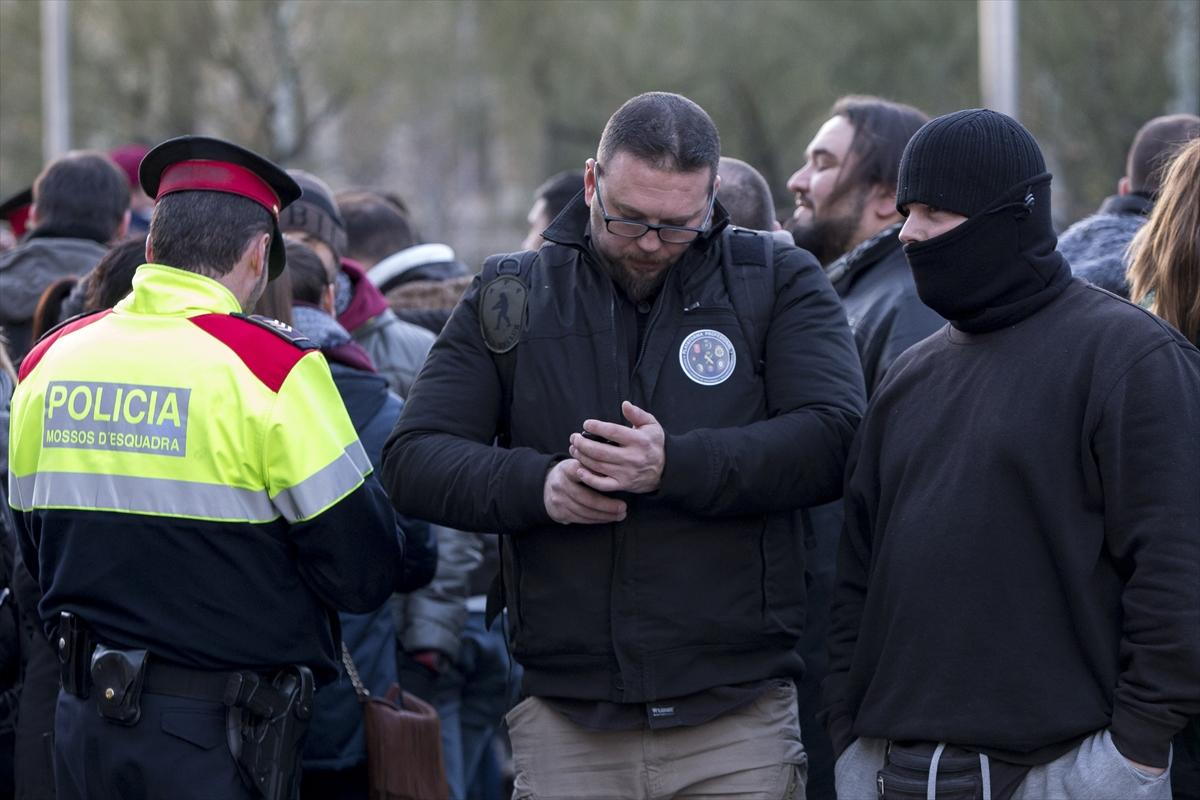 İspanya'da polisler sokağa indi