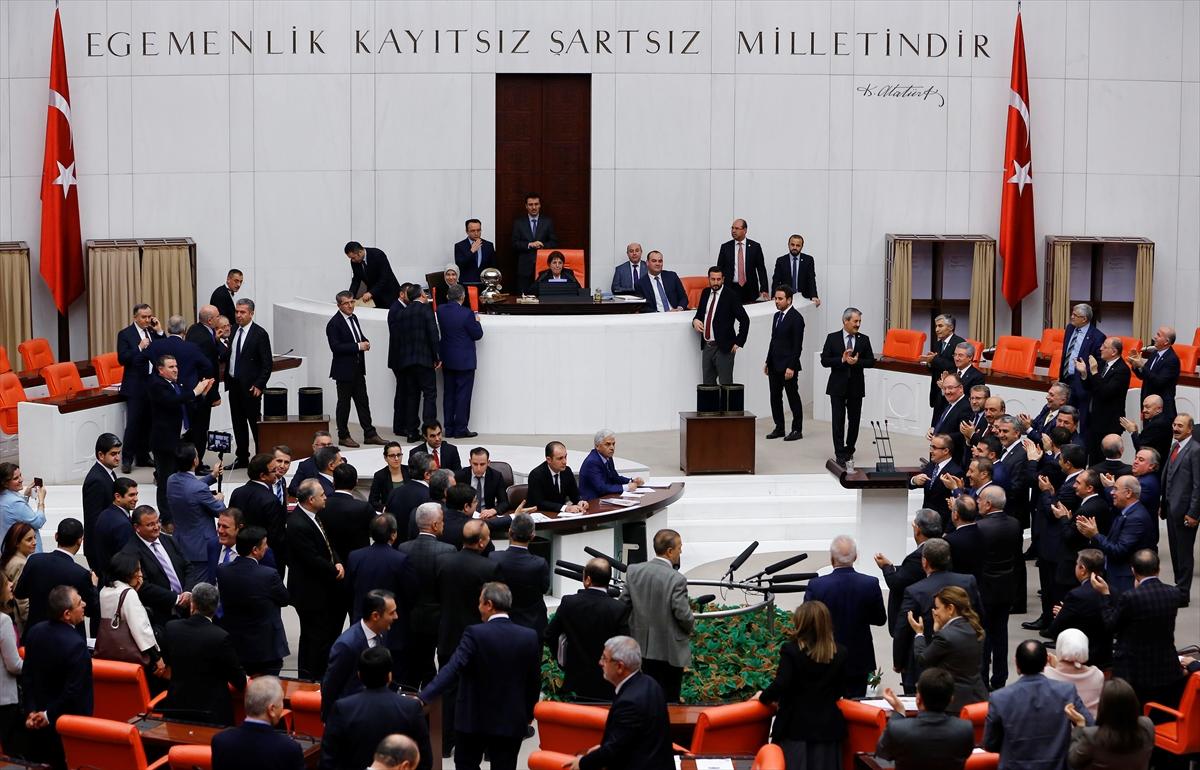 CHP'li katip üye 7. maddenin oy tutanağını imzalamadı