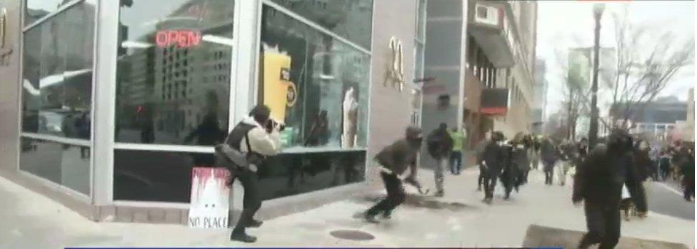 ABD'de Trump karşıtı gösteriler: Sokaklar karıştı