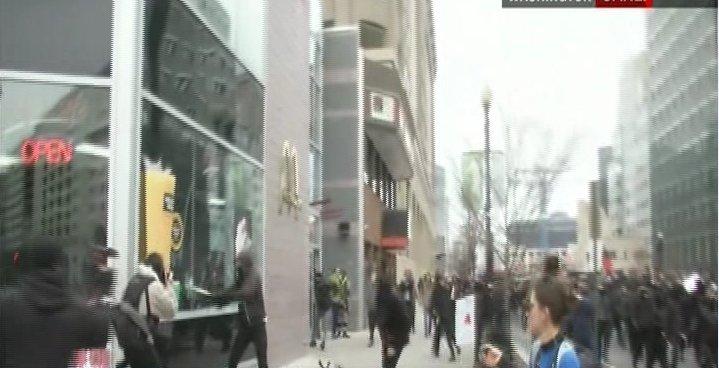 ABD'de Trump karşıtı gösteriler: Sokaklar karıştı