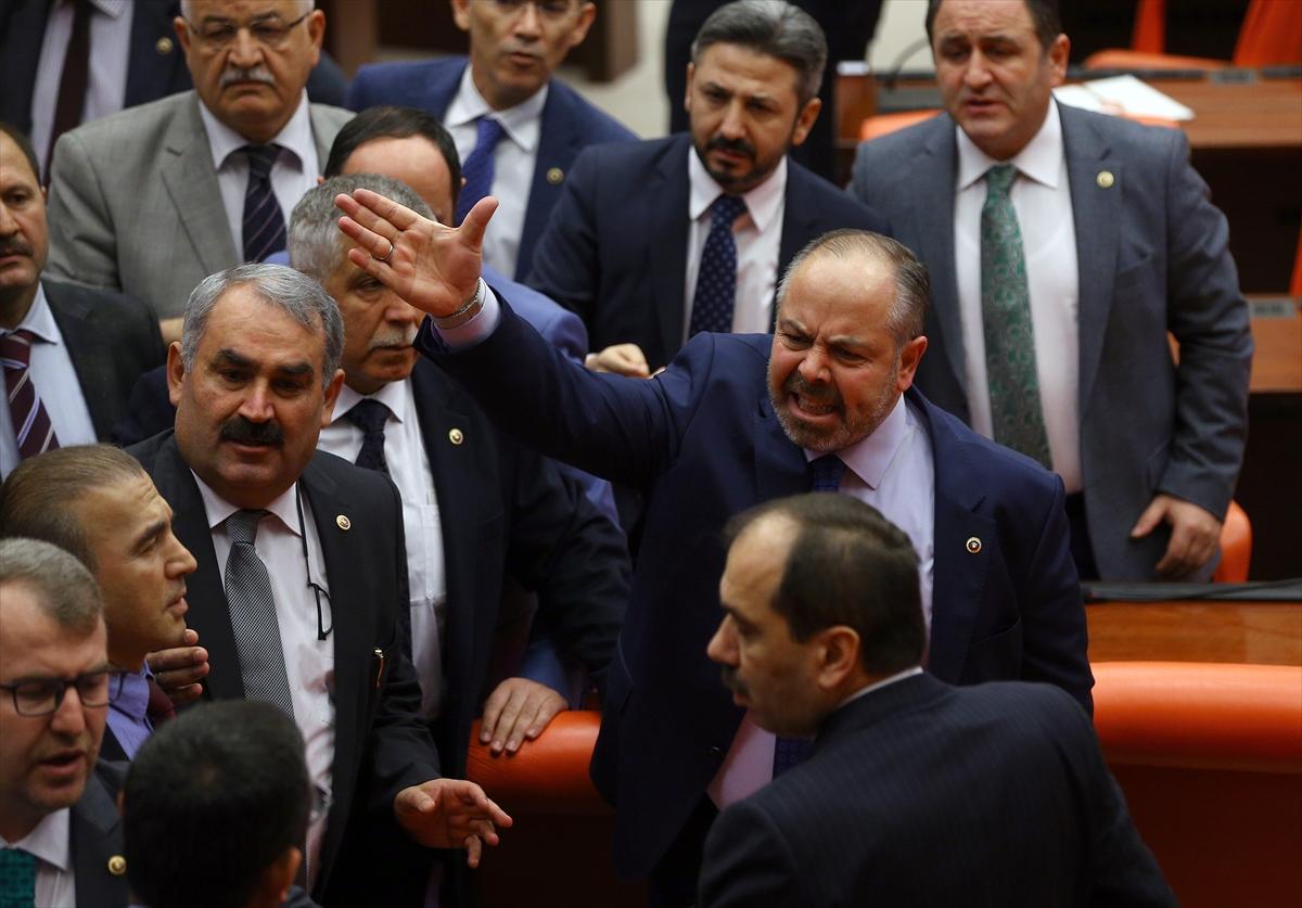 TBMM'de bakan pazarlığı kavgası