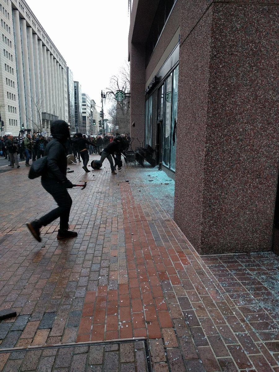 ABD'de Trump karşıtı gösteriler: Sokaklar karıştı