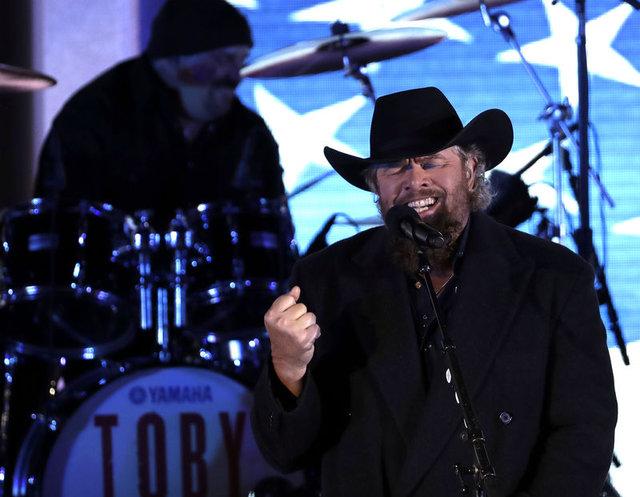 Trump bugün başkanlık görevini devralacak