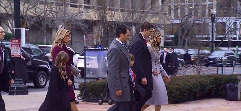 Trump ailesinden kilise ziyareti