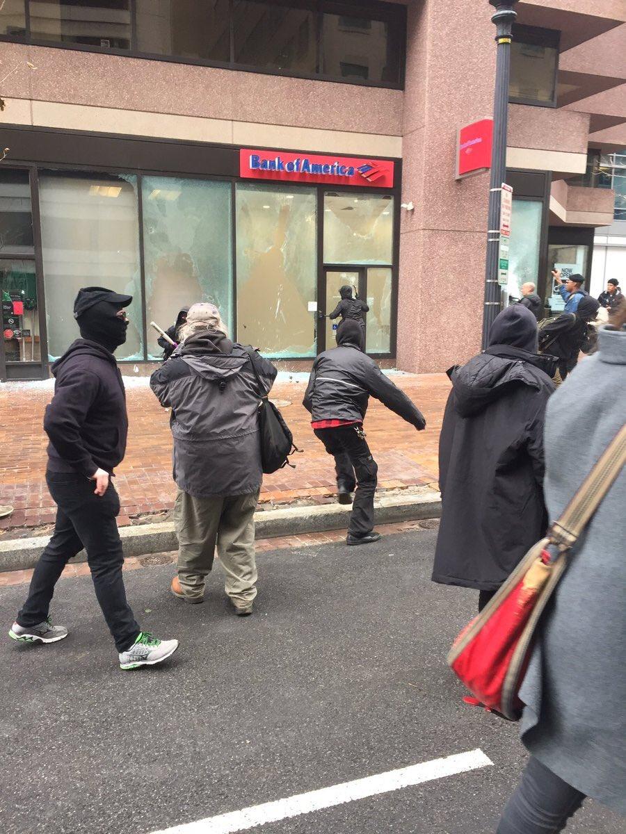 ABD'de Trump karşıtı gösteriler: Sokaklar karıştı