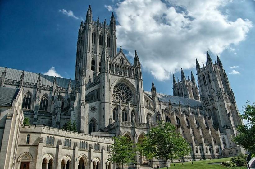 Trump Ulusal Katedral'deki dini törene katıldı