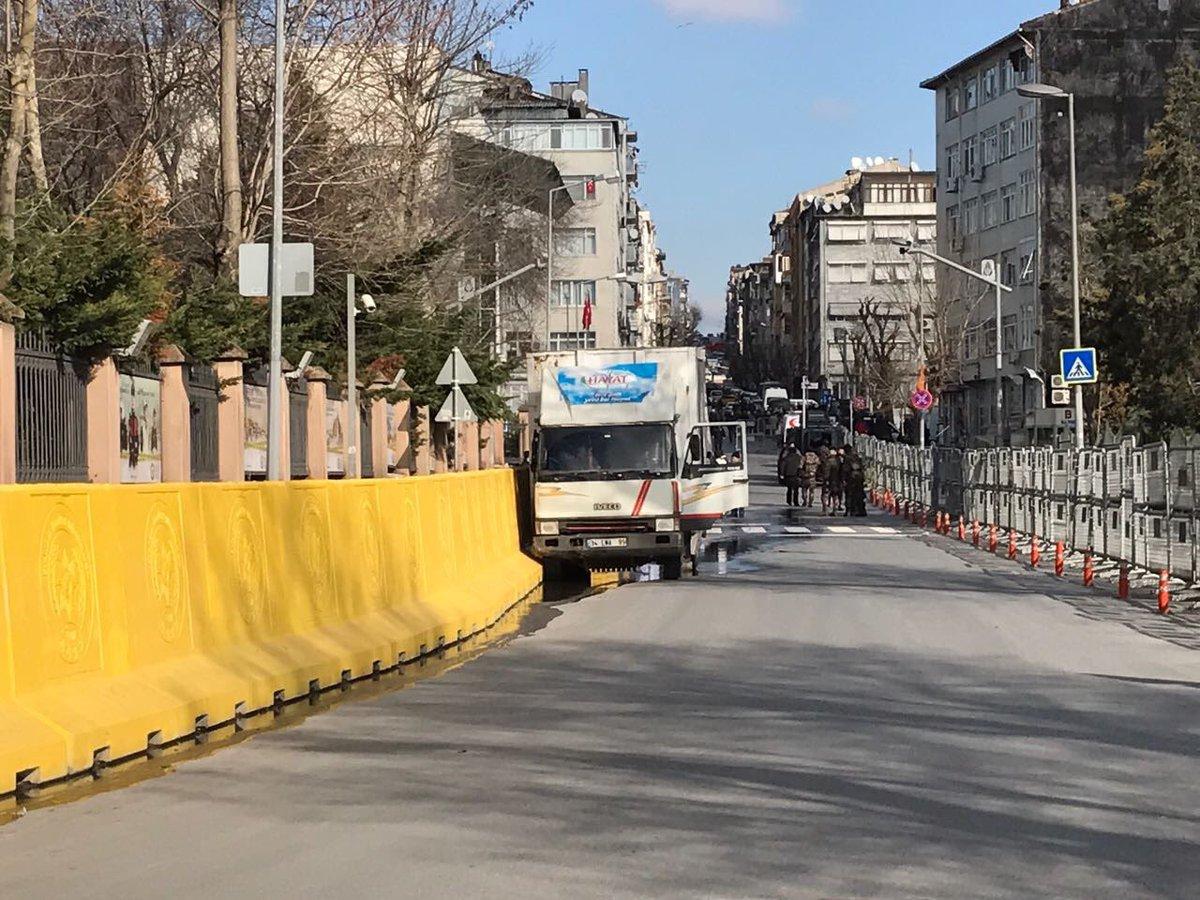 İstanbul Emniyet Müdürlüğü'nde silah sesleri