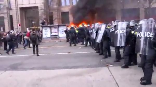 Trump karşıtı gösterilerde 220 gözaltı