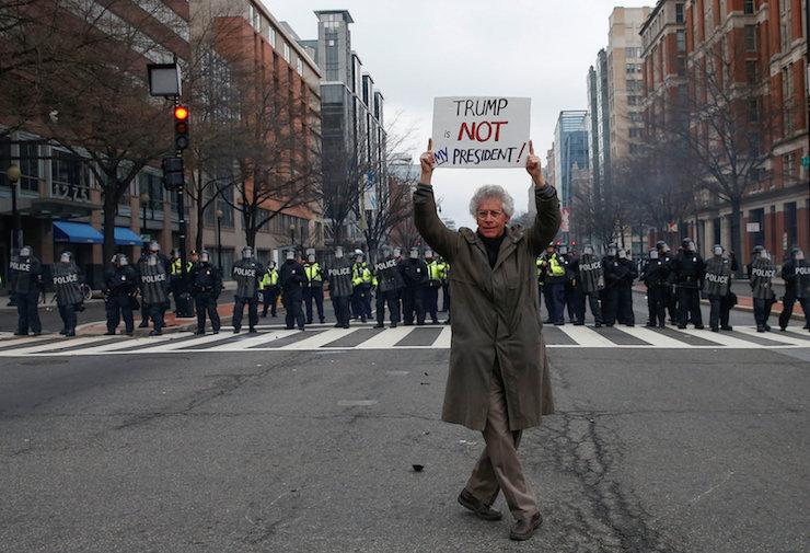 Trump karşıtı gösterilerde 220 gözaltı