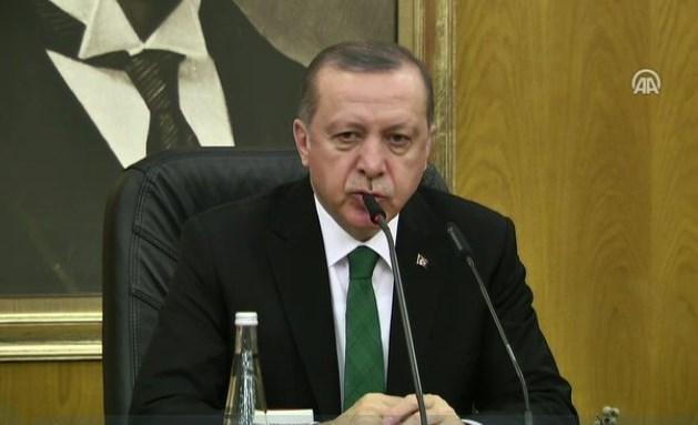 Erdoğan'a elinizde referandumla ilgili anket var mı sorusu