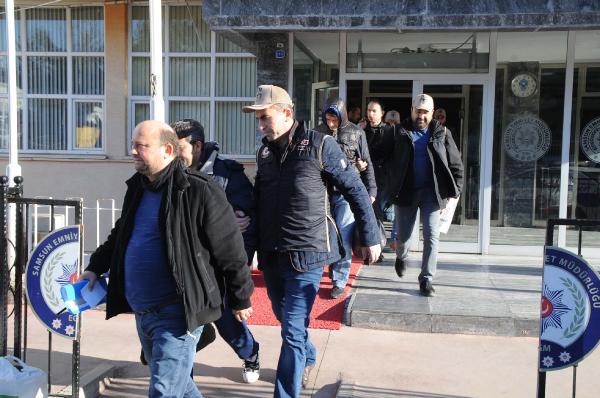 Samsun'da 6 polise FETÖ kelepçesi