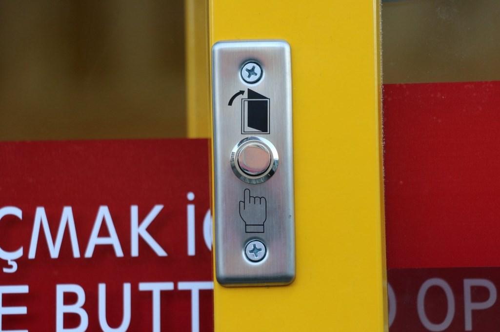 Bitlis Belediyesi'nden klimalı otobüs durağı