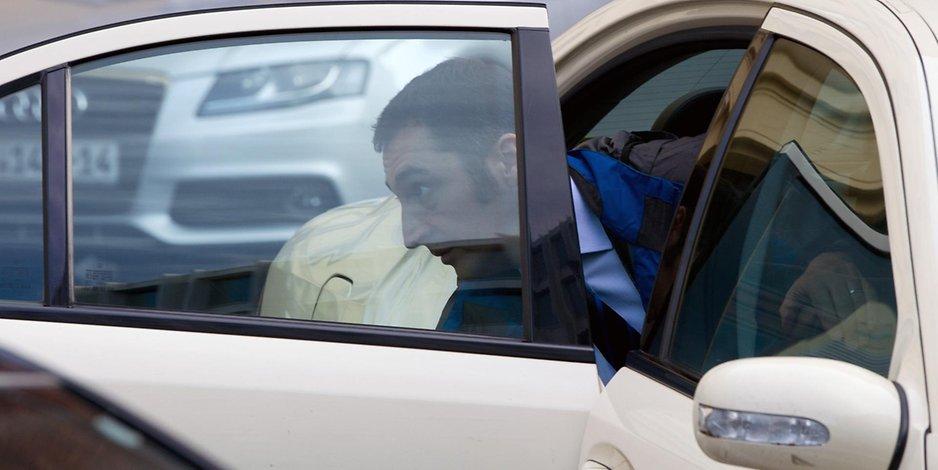 Cem Özdemir, Almanya'daki Türk taksicileri şikayet etti