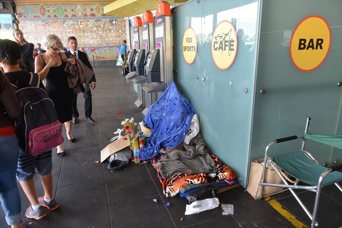 Melbourne’de evsizler sokaklara geri döndü
