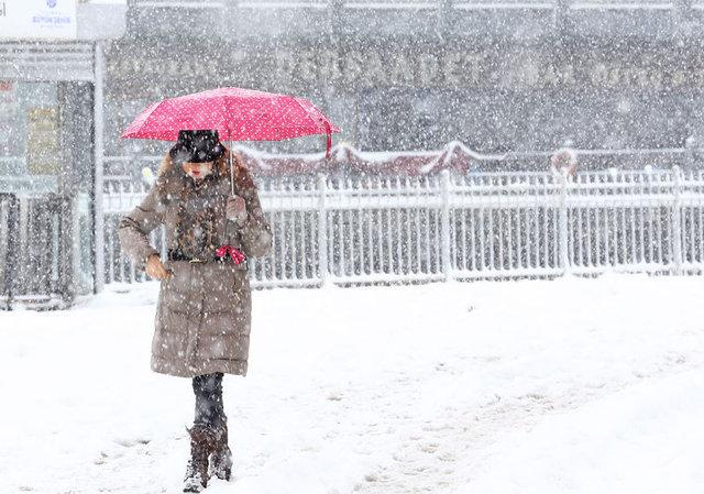 İstanbul'da kar yağışı etkili oluyor
