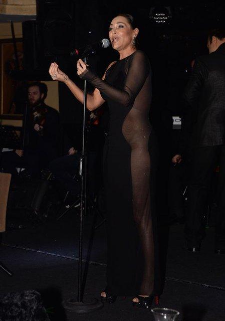 Hülya Avşar'ın transparan cesareti