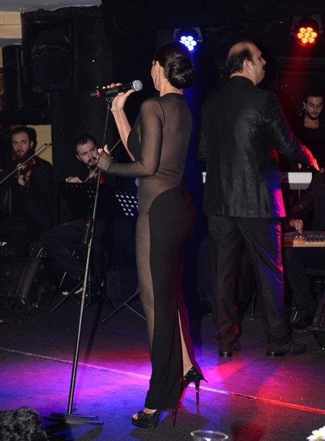 Hülya Avşar'ın transparan cesareti