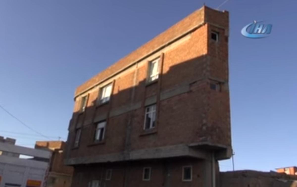 Şanlıurfa'da üç katlı ilginç bina