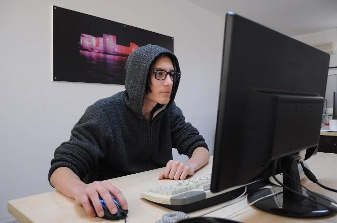 Apple'dan sonra Youtube'un da açığını bulan Türk genç