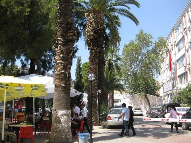 Eski hastaneler yıkılmaya başlandı