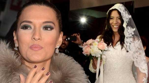 Demet Akalın'dan Işın Karaca'ya 25 bin liralık hediye