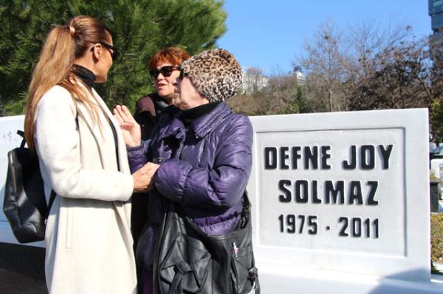 Defne Joy Foster'ın annesi isyan etti