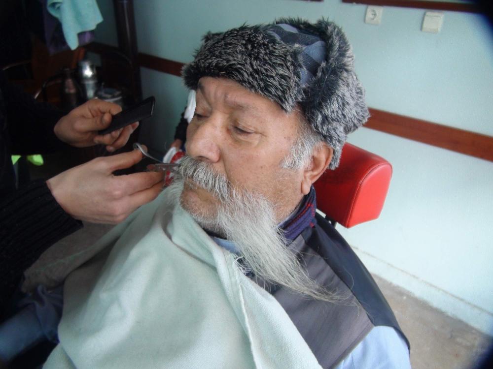 Yozgatlı pala dayının bıyıkları 46 santimetre