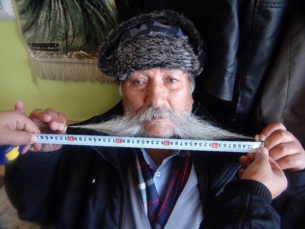 Yozgatlı pala dayının bıyıkları 46 santimetre