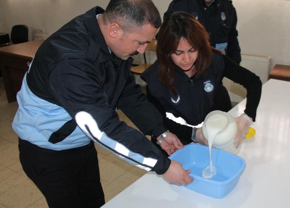 Dilencinin süt bidonundan para çıktı
