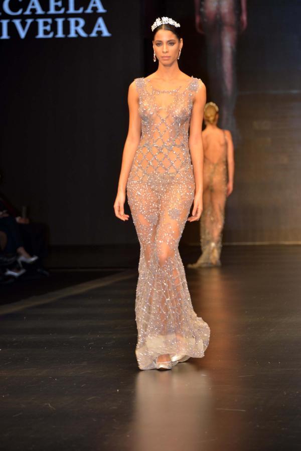 İzmir'de transparan gelinlik fuarı