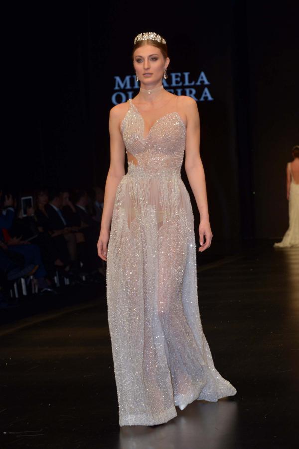 İzmir'de transparan gelinlik fuarı