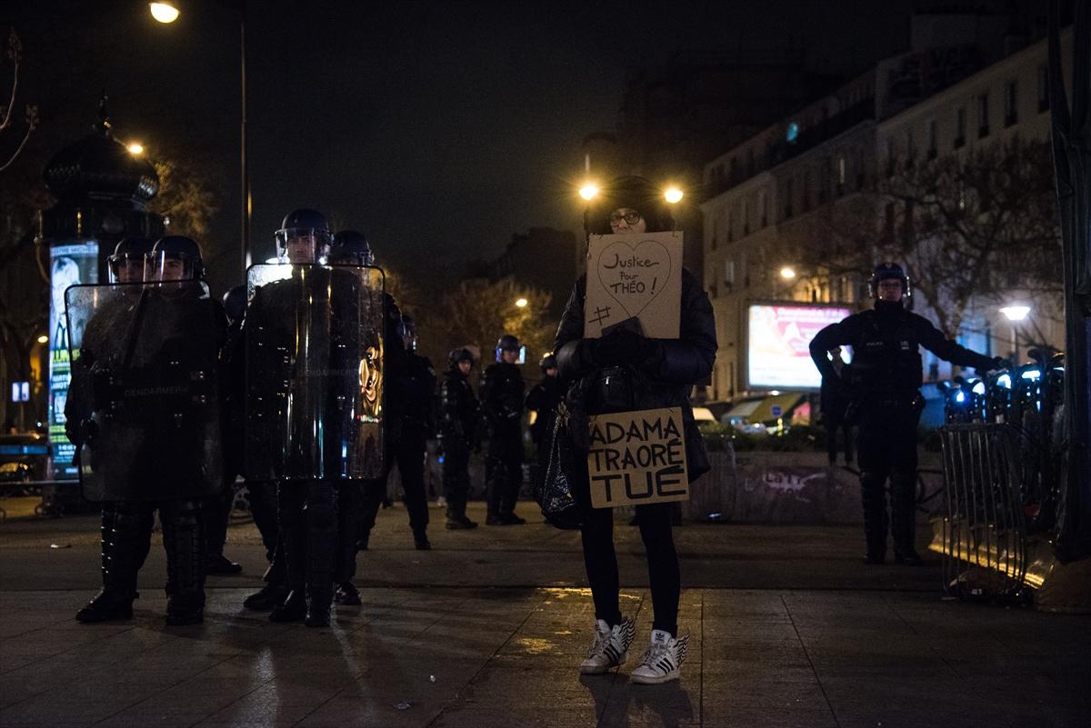 Paris'teki eylemlerde 2 kişi tutuklandı