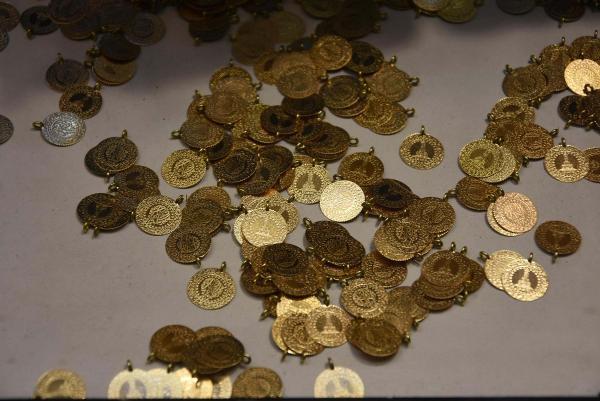 Fiyatı uçunca gram altın dörde bölündü