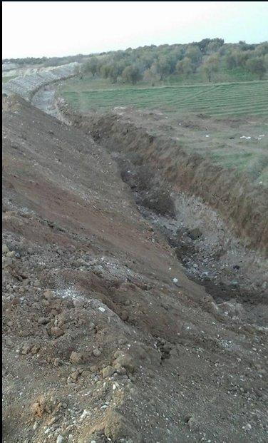 PYD Münbiç'te hendek kazmaya başladı