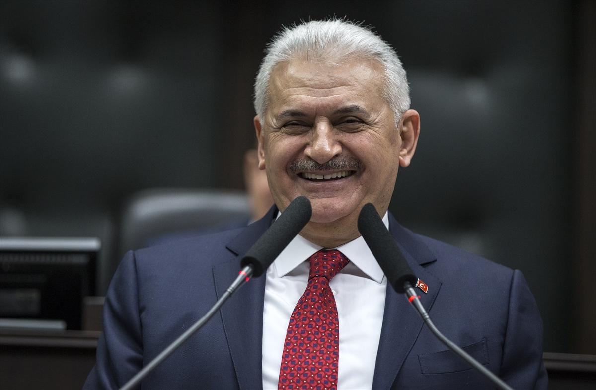 AK Parti grup toplantısında neşeli anlar