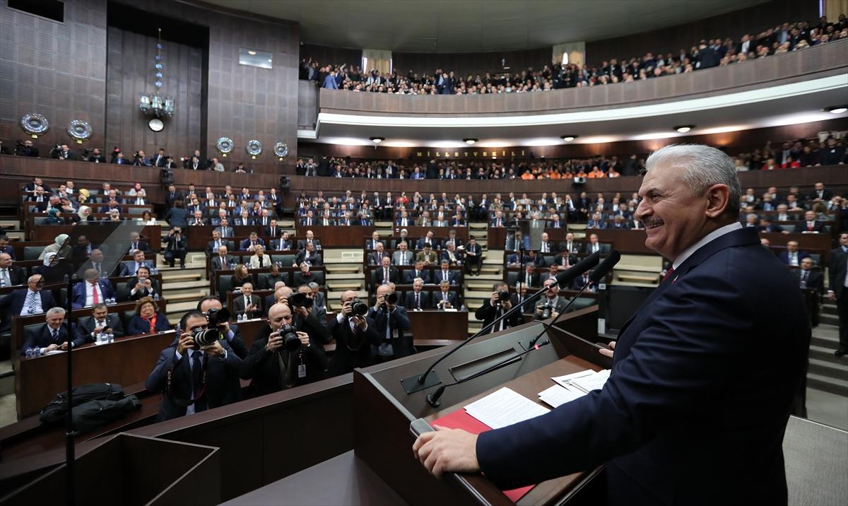 AK Parti grup toplantısında neşeli anlar