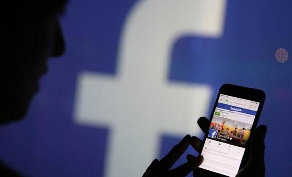 Facebook şimdi de LinkedIn'e rakip oldu