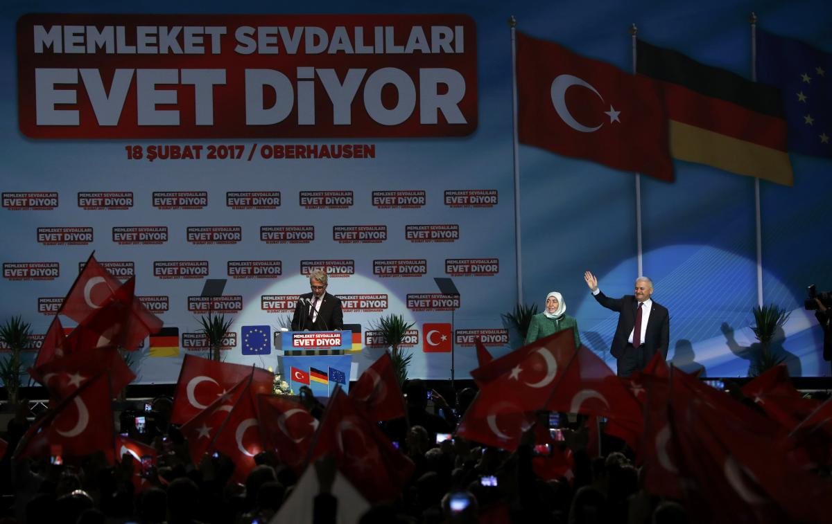 Başbakan Yıldırım Almanya'da gurbetçilerle buluştu