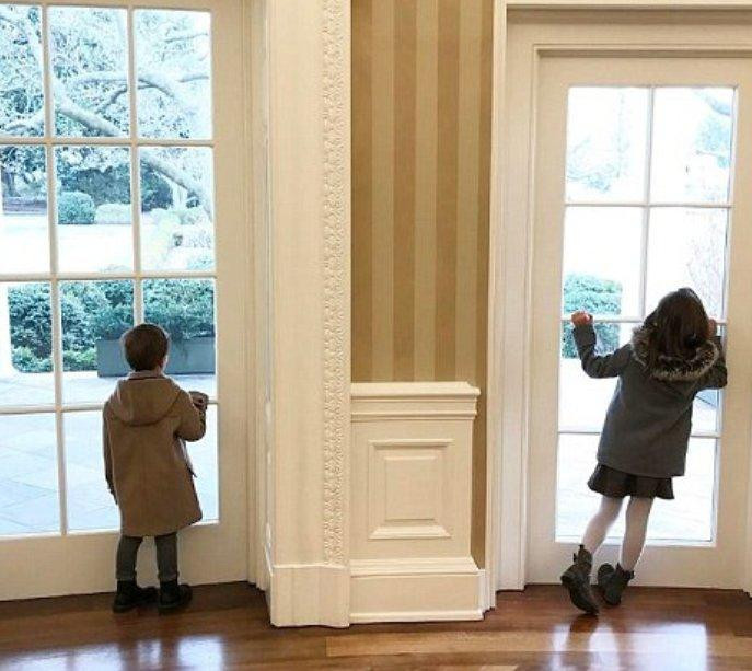 Trump torunlarıyla vakit geçirdi