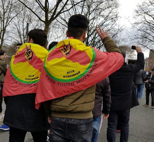 Almanya'da referandum karşıtlarından 'hayır' protestosu