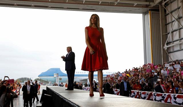 Trump Florida'da miting düzenledi