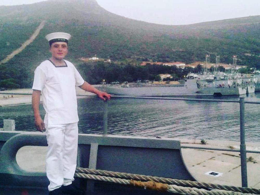 Foça'daki askeri gemide çıkan yangında 1 er şehit oldu