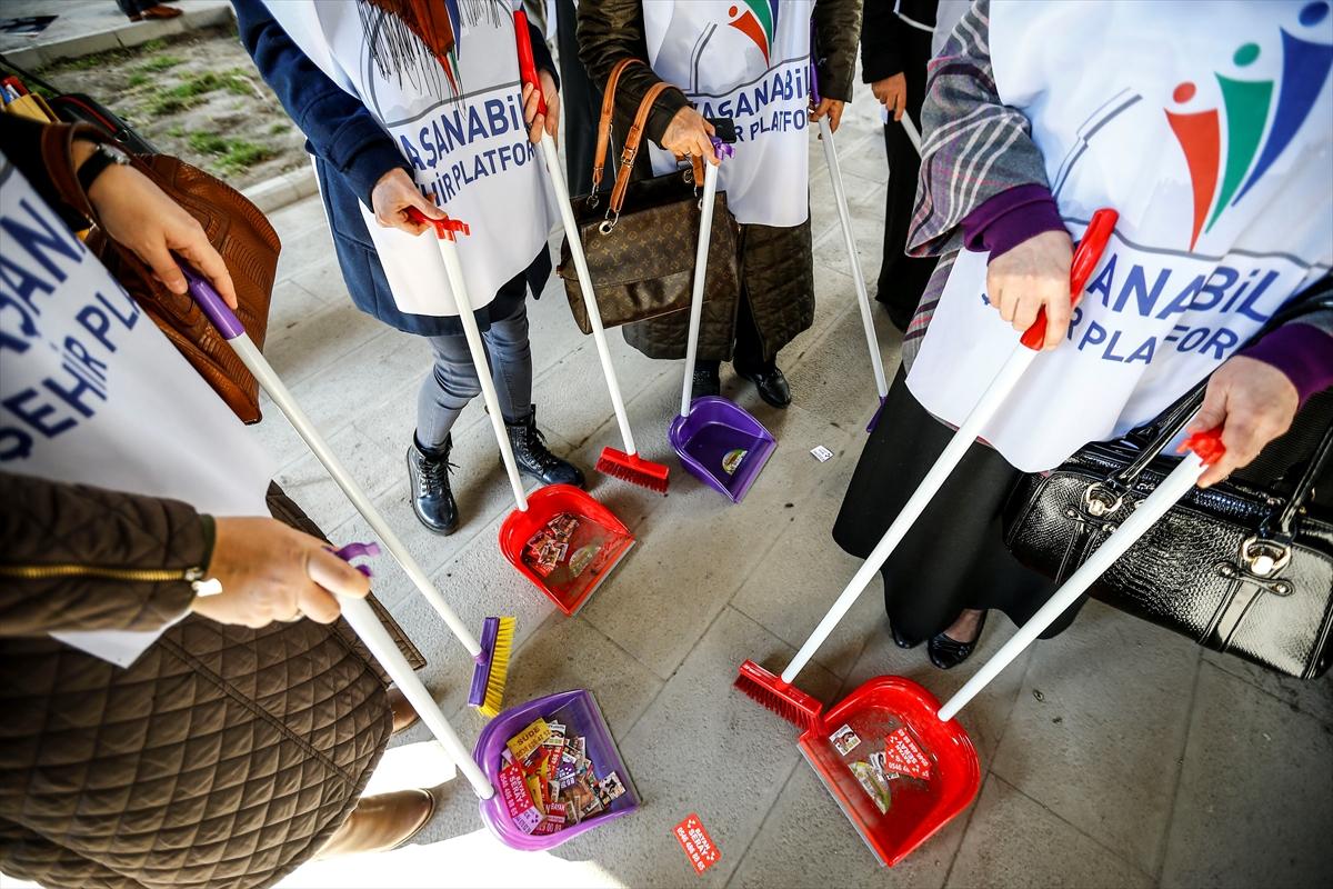 Başkentte fuhuş kartvizitleri süpürgeyle protesto edildi