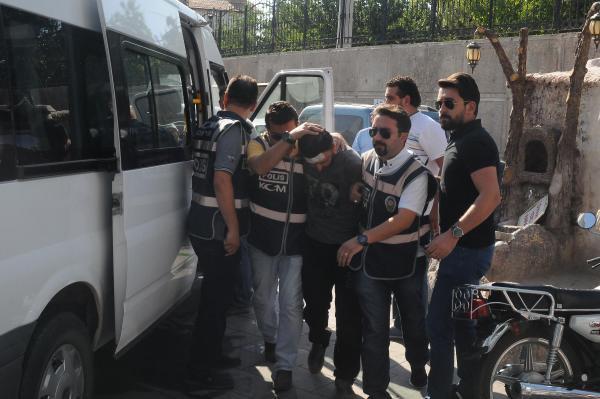 Hocanın dilini kesin diyen FETÖ'cü hainlerin yakalandığı an